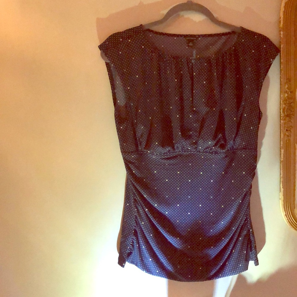 🌹Ann Taylor ruched polka dot top
